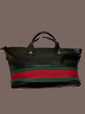 Authentic Gucci Black Leather Shoulder Bag with Green and Red Stripe
